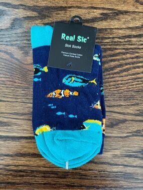 Men’s (or big kid) fish aquarium socks new in package